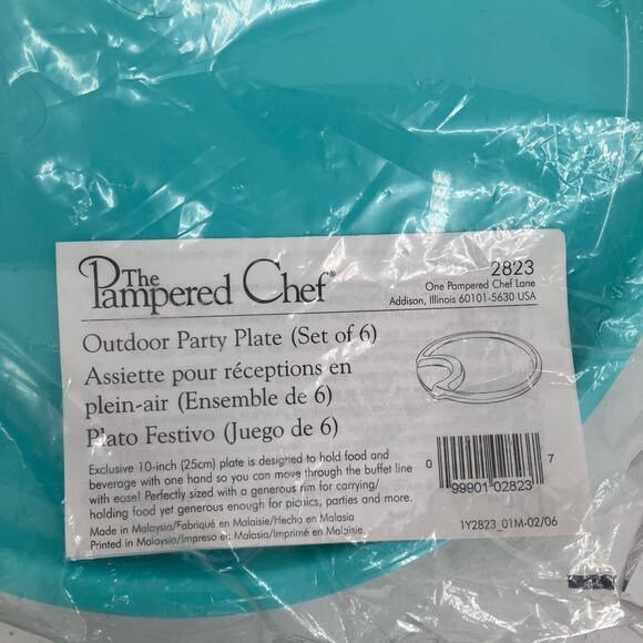 The Pampered Chef 2823 Blue Green Plastic Set Of 6 Reusable Outdoor Party Plates - Picture 2 of 4
